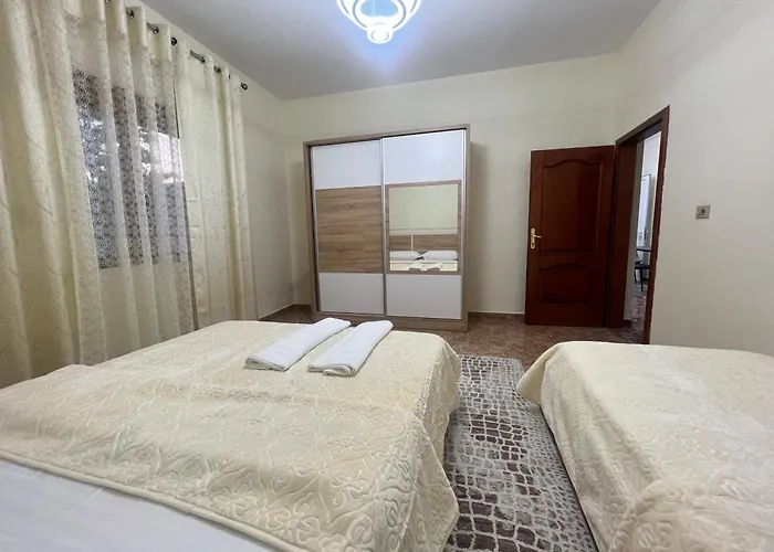 Mandi * ティラナ