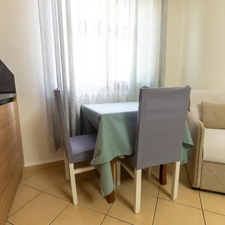 Mandi * Тирана